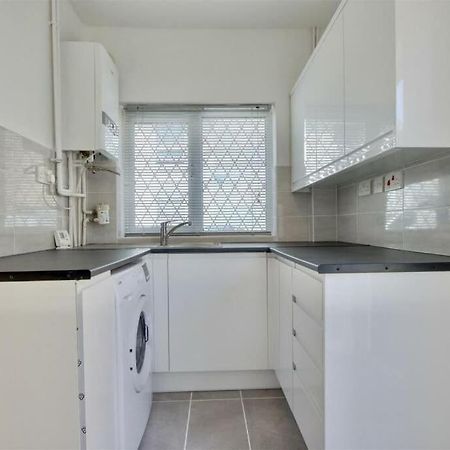 Improved Private House In Central Location Портсмут Екстер'єр фото
